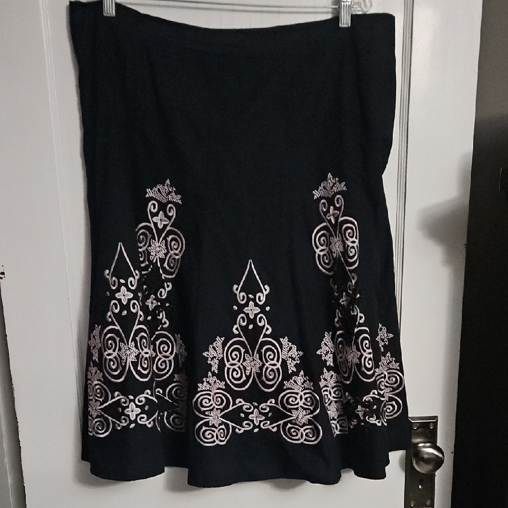 Elegant Black Embroidered Skirt
